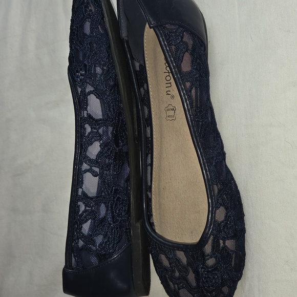 GreatOnU NAVY BLUE Flats Shoes With Flowers 8.5 39.5 New, Not Worn - Picture 7 of 12